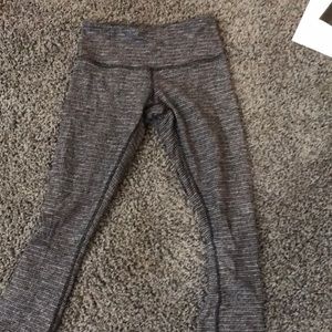 Lululemon size 4 crop leggings